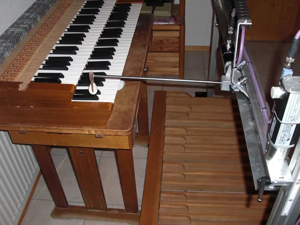 Manual-lever slightly up