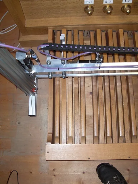 Reed tuning Posaune 16‘, pedal of the Göckel-organ in Berau